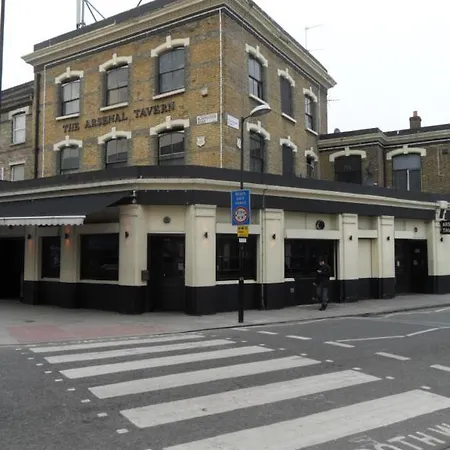 Arsenal Tavern Hostel Londyn