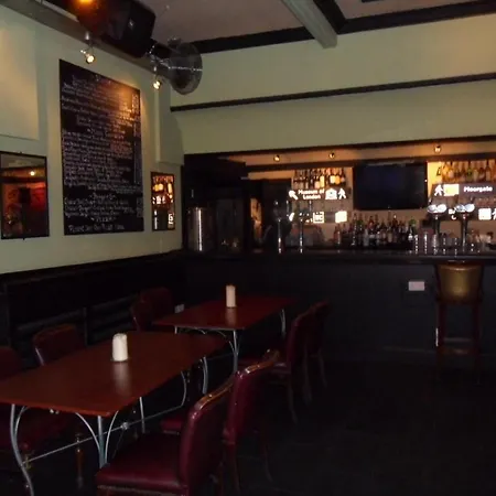 Arsenal Tavern Hostel