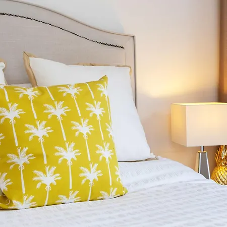 Apartment Veeve - Here Comes The Sun *