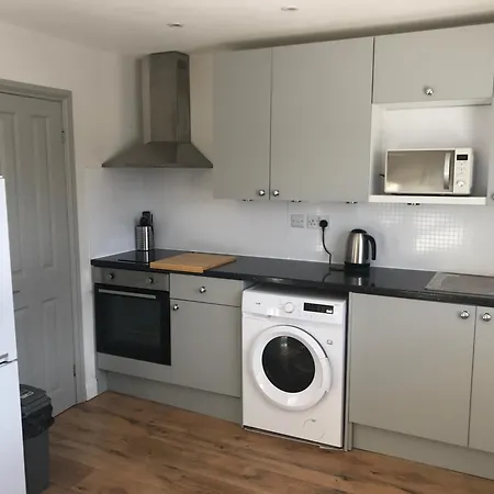 Fantastic Large 1 Bed Loft Flat Close To Heathrow - 77vfr5 *