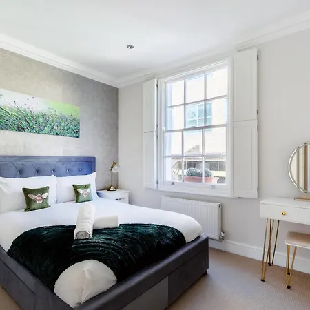 Holiday home Beautiful 4 Bedroom House Near Paddington Station