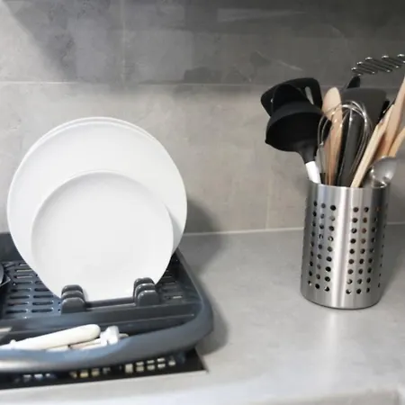 Cricklewood Deluxe Ensuite London