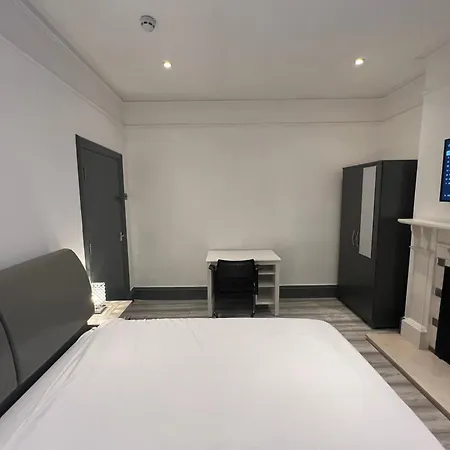 Guest house In Modernised Victorian House