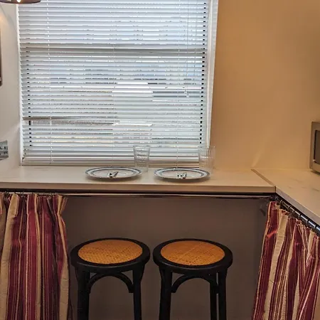 Apartment Old Compton Apartamento: Charming Retreat For Mature Guests *