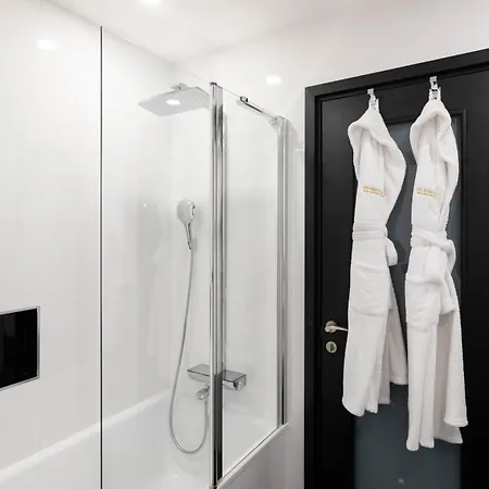 Montcalm Royal House, Hotel 5*