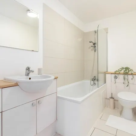 The Wembley Collection Apartment *