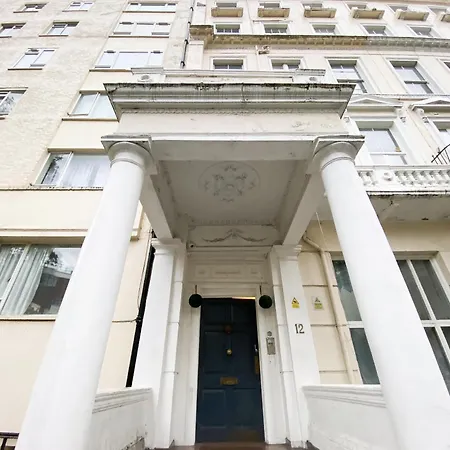 Modern Close To Hyde Park
