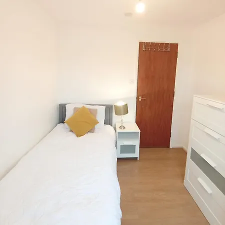 Thames-border Apartment