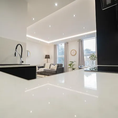 One And Two Bedroom Near Holloway Train Station By Belvilla * London