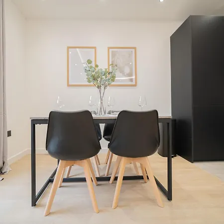 One And Two Bedroom Near Holloway Train Station By Belvilla London