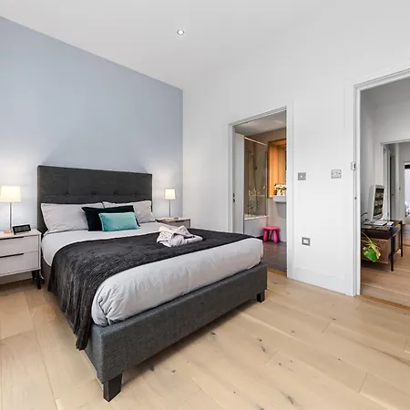 Trendy 2 Bed Flat In Greenwich With Car Parking * London