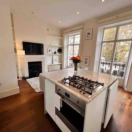 Little Gem In The Heart Of Chelsea Apartment