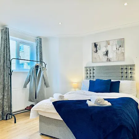 Sutton - Ground Floor Flat By The High Street * Sutton (Greater London)