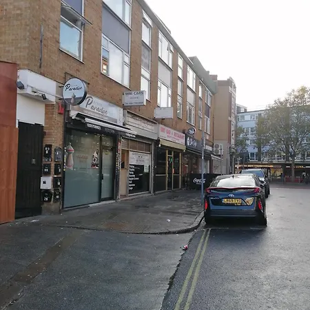 Apartment Self Contained 2 Bedroom Flat In Southwark *