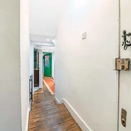 Apartment Garden With Parking *