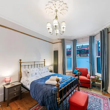 Appartamento Garden With Parking Londra