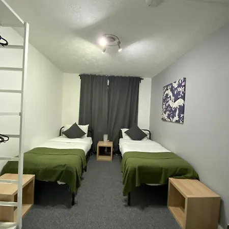 Holiday home Cold Harbour Entire 3 Bed House - Free Parking Croydon