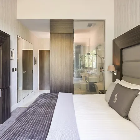 Eccleston Square Hotel 4*