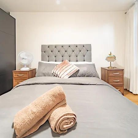 Modern Flat In Prime Location Near Shoreditch & Brick Lane Apartment *