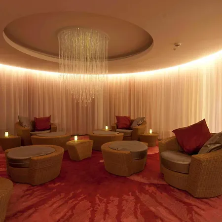 Hilton London Heathrow Airport Terminal 5 4* Hillingdon