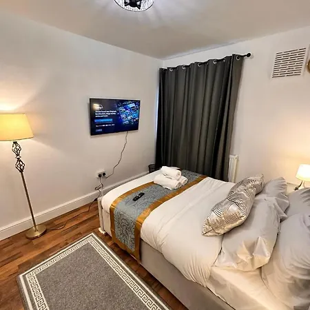 Apartment Luxury In Prime Location London