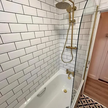Apartment Luxury In Prime Location London