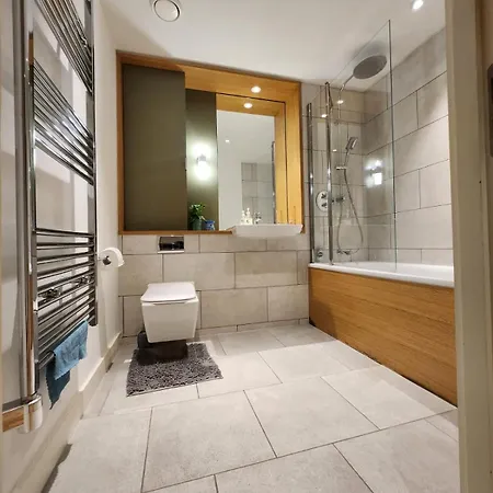 Kaf Luxury Apartment London