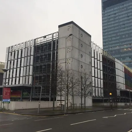 Homestay Luxury En-suite Olympic Village In Shared *