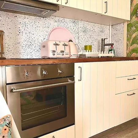 Holiday home Artsy House In Southeast London