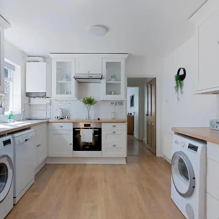 Onsitestays: Tranquil Wimbledon 2br With Garden