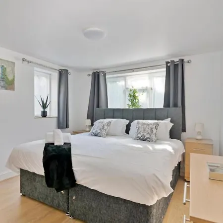 Onsitestays: Tranquil Wimbledon 2br With Garden Apartment *