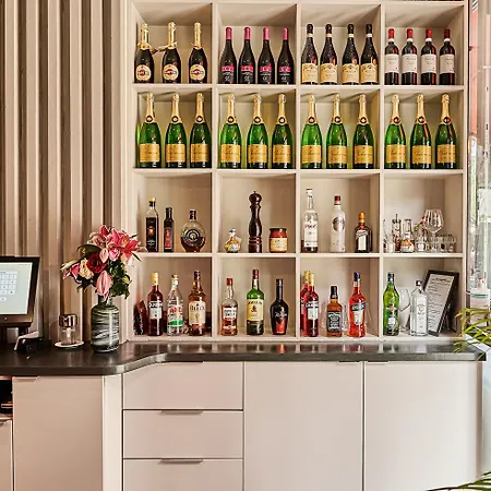 Luxury En-suite Olympic Village In Shared Homestay