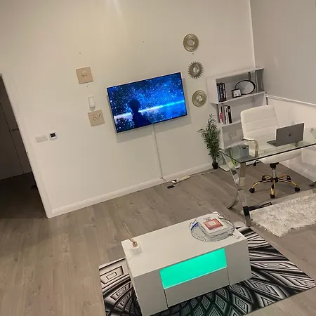 Nest Apartment *