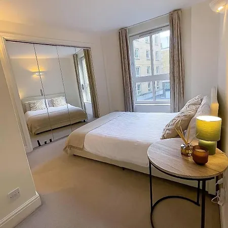 Apartment Luxury 2 Bedroom In Central At Affordable Rates
