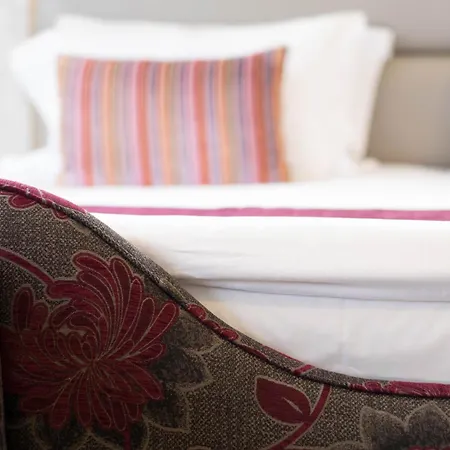 The Pillar Hotel London