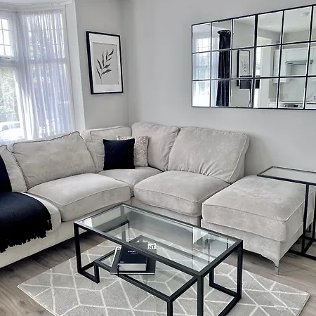 Private Luxury One Bedroom With Parking