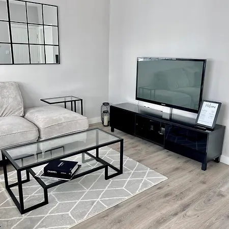 Private Luxury One Bedroom With Parking
