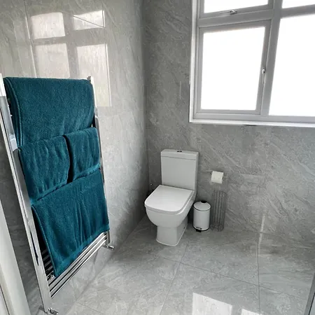 Private Luxury One Bedroom With Parking Apartment