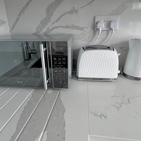 Apartment Private Luxury One Bedroom With Parking *