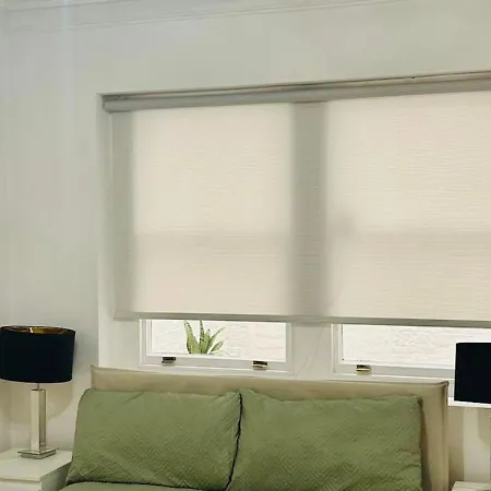 2 Bedroom Flat In Diplomatic Enclave In Kensington * London
