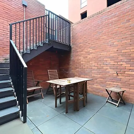 Richardson Deluxe Apartment