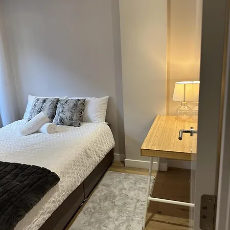 Apartment Richardson Deluxe London