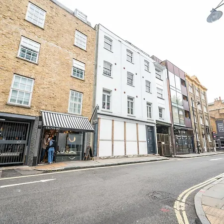 Apartment Cosy And Spacious Flat Near Bridge London