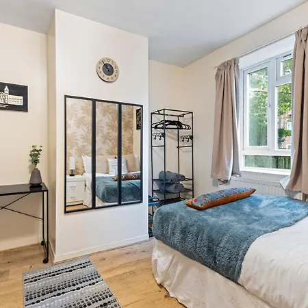 3 Bedroom Flat Near Finsbury Park, Manor House Station *