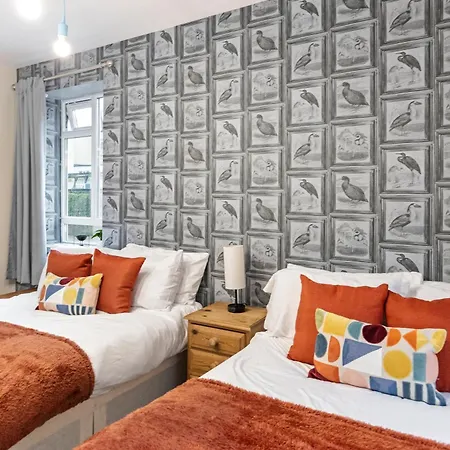 3 Bedroom Flat Near Finsbury Park, Manor House Station London