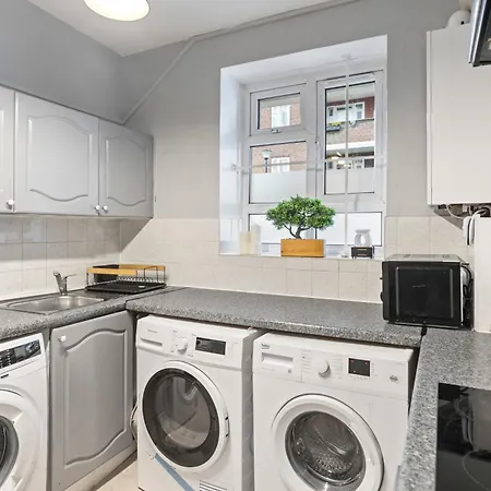 Apartment 3 Bedroom Flat Near Finsbury Park, Manor House Station