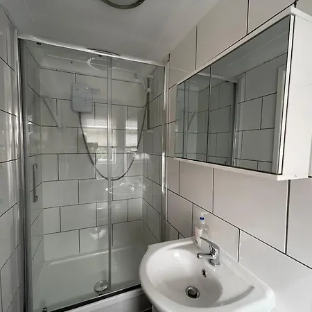 Kensal 2 Guest house London