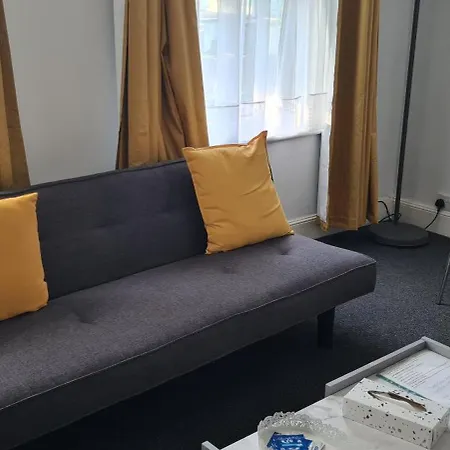 2 Bed Flat Silver Street Near Tottenham Hotspur Stadium Edmonton