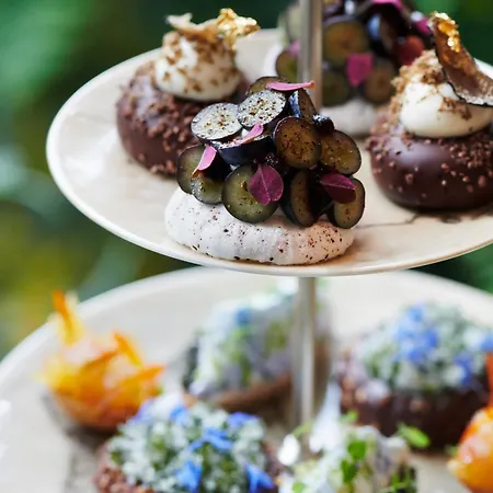 Four Seasons At Park Lane Hotel