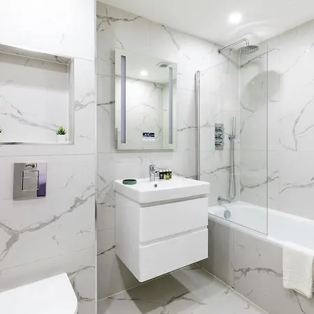 Villa Massive West 7 Bed Modern London